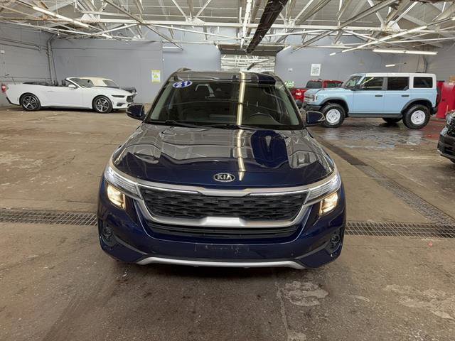 Used 2021 Kia Seltos EX image 7