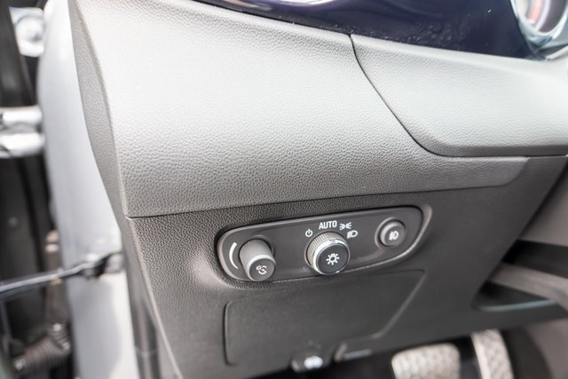 Used 2023 Buick Encore GX Select w/ Sport Touring Package FWD image 19