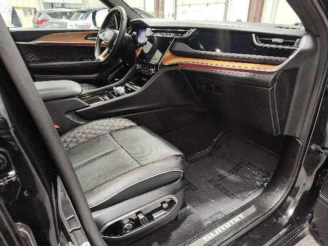Used 2023 Jeep Grand Cherokee L Summit AWD/4WD image 22