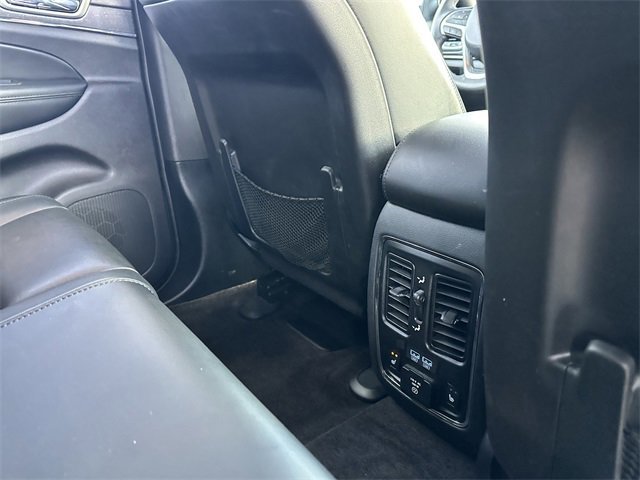 Used 2018 Jeep Grand Cherokee Limited image 40