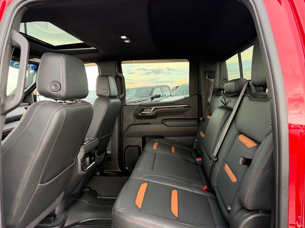 Used 2025 GMC Sierra 1500 AT4 w/ AT4 Premium Package AWD/4WD image 14