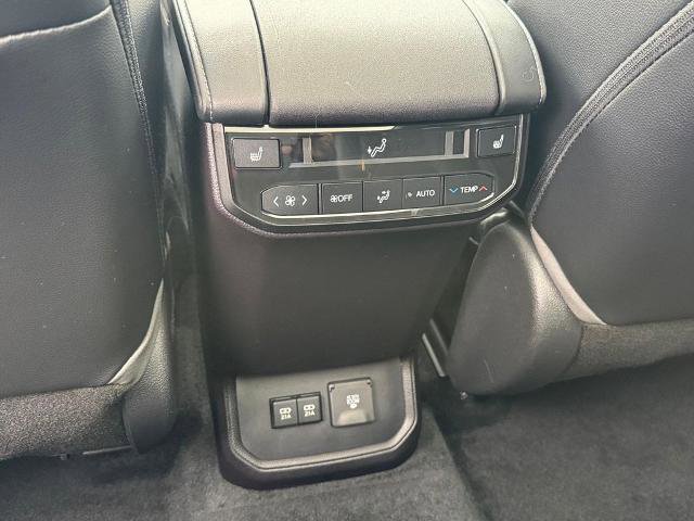 Used 2021 Toyota Highlander Platinum AWD/4WD image 11