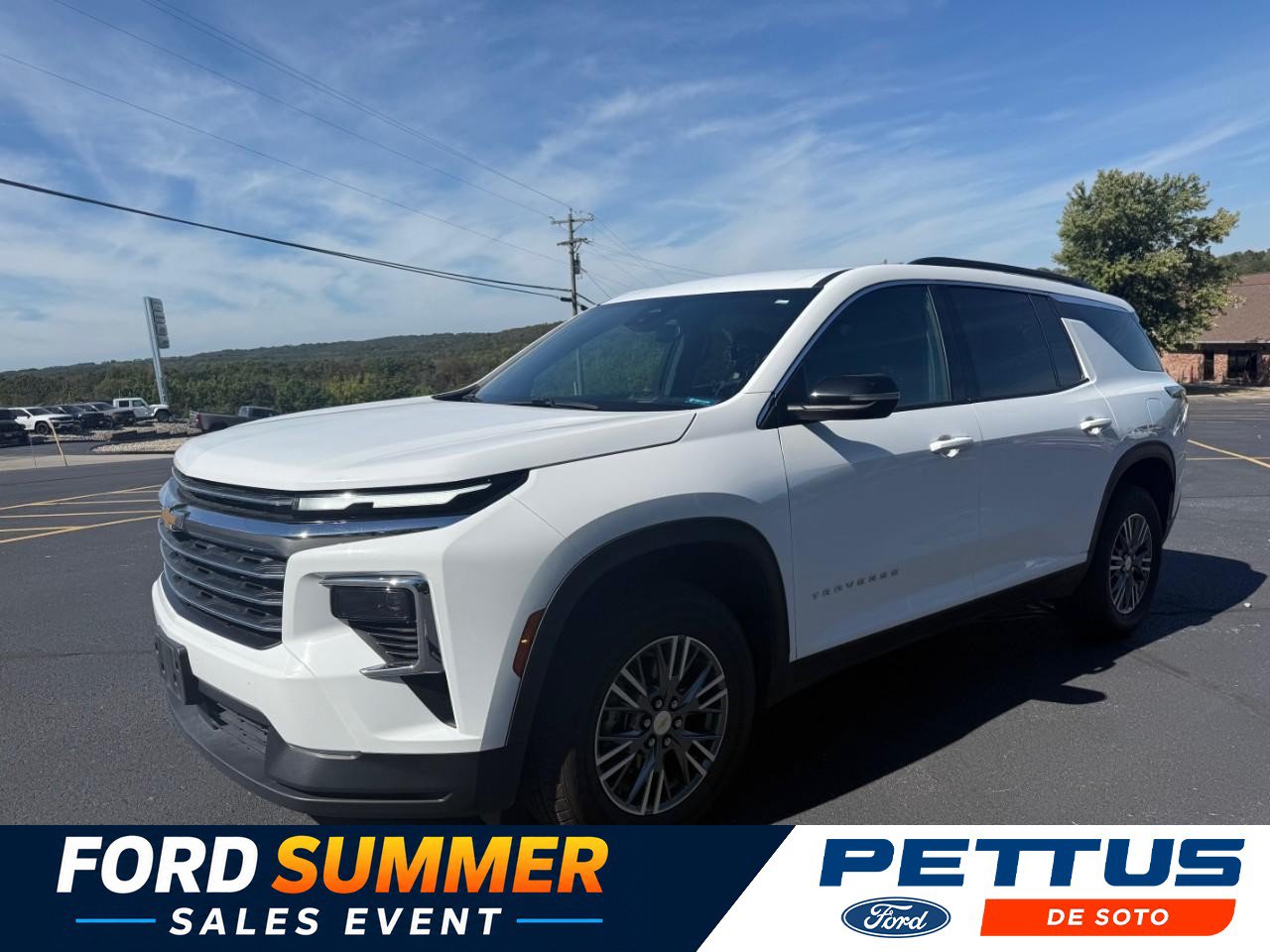 Used 2025 Chevrolet Traverse LT