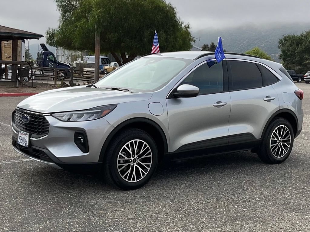 Certified 2024 Ford Escape SE FWD image 2