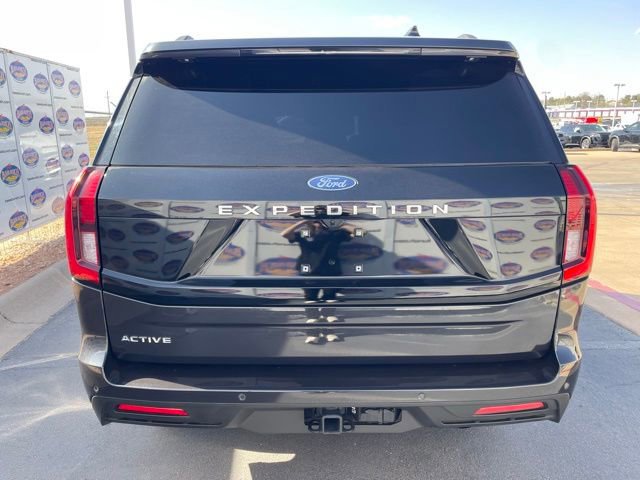 Certified 2025 Ford Expedition Active image 4