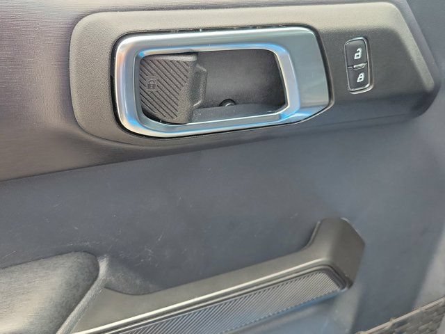 Certified 2025 Ford Bronco Badlands AWD/4WD image 21