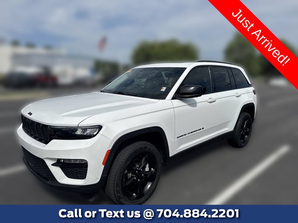 Used 2023 Jeep Grand Cherokee Limited w/ Luxury Tech Group II AWD/4WD image 1