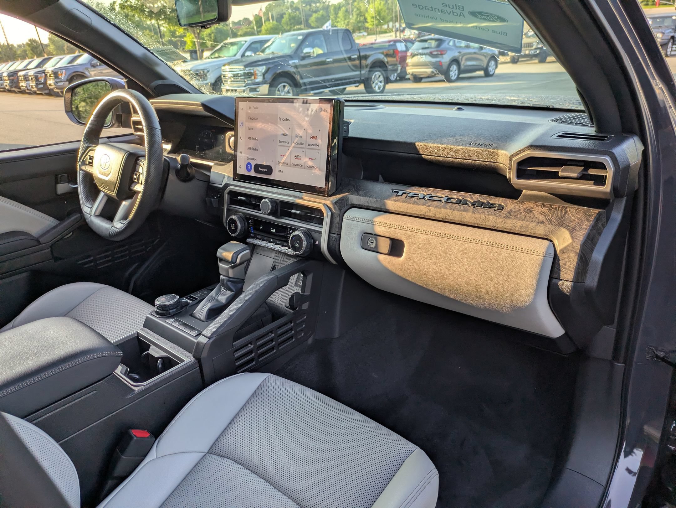 Used 2024 Toyota Tacoma Limited w/ Limited Package (LT) AWD/4WD image 40