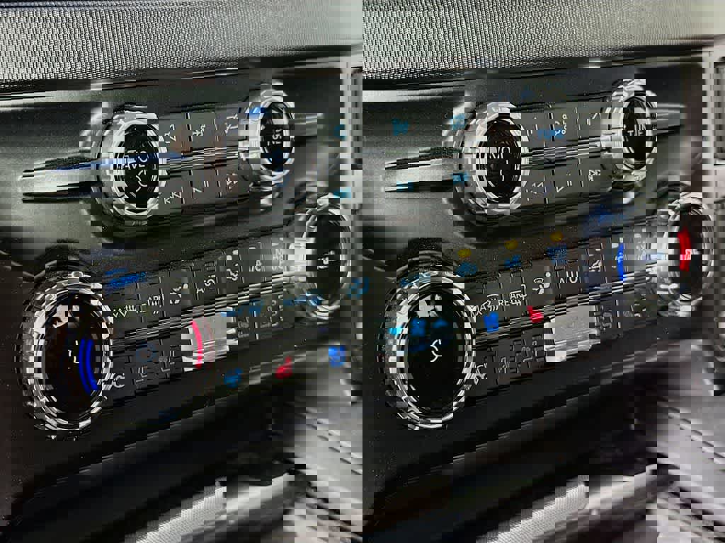 Certified 2024 Ford F250 Platinum w/ Tremor Off-Road Package image 21