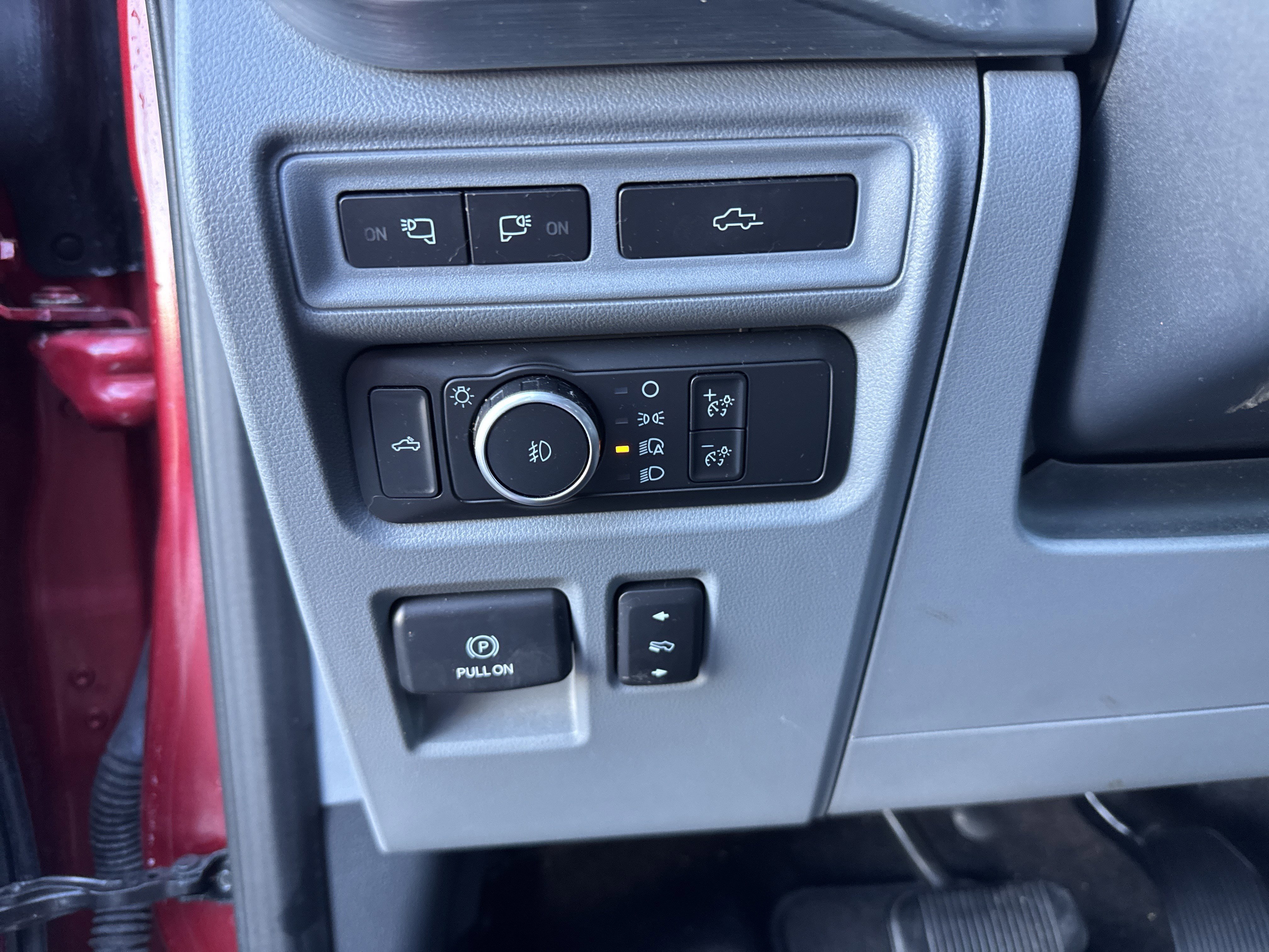 Certified 2022 Ford F150 Lariat w/ Equipment Group 502A High image 39