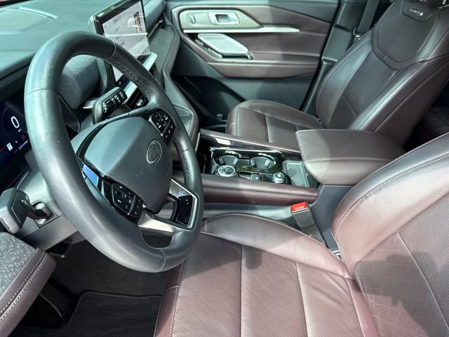 Certified 2025 Ford Explorer Platinum RWD image 21
