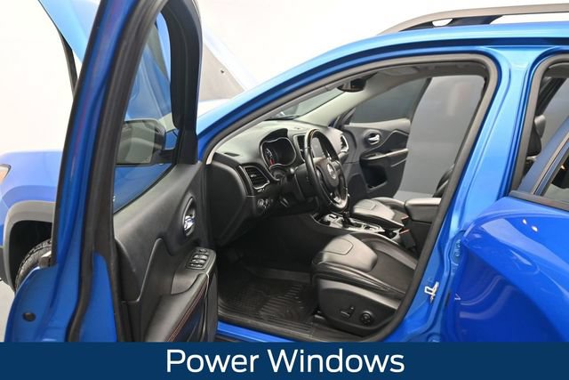 Used 2019 Jeep Cherokee Trailhawk w/ Comfort/Convenience Group AWD/4WD image 15