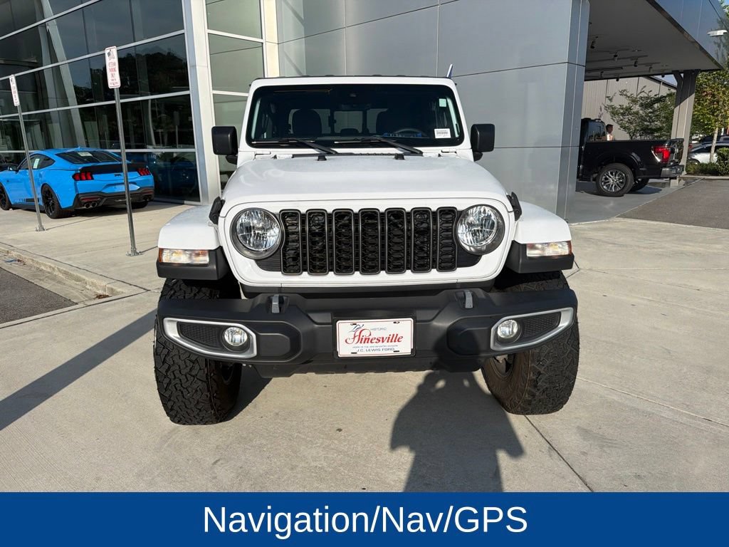 Used 2024 Jeep Gladiator Sport AWD/4WD image 3