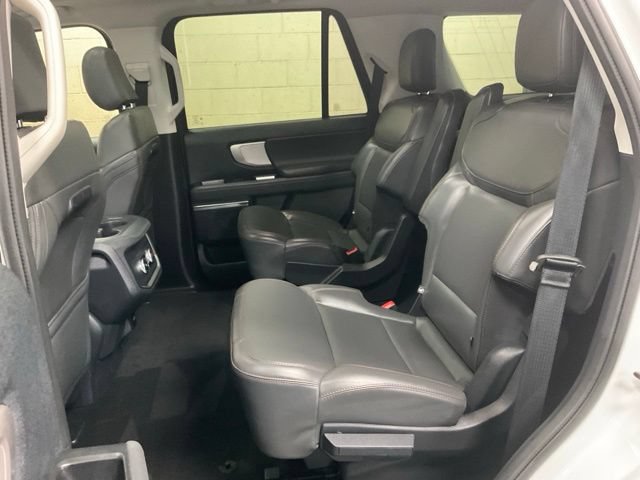 Certified 2025 Ford Expedition Active AWD/4WD image 17