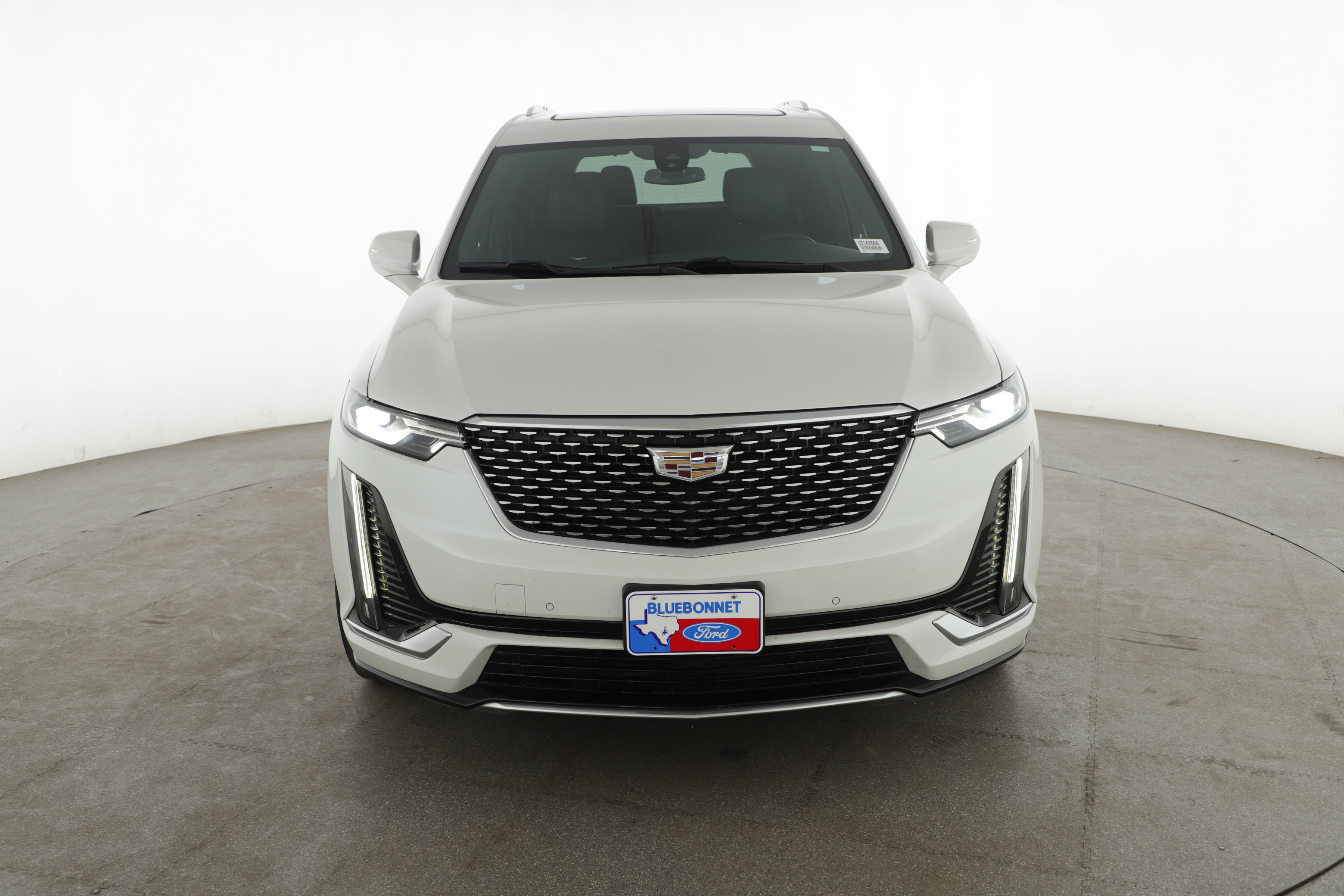 Used 2023 Cadillac XT6 Luxury image 3