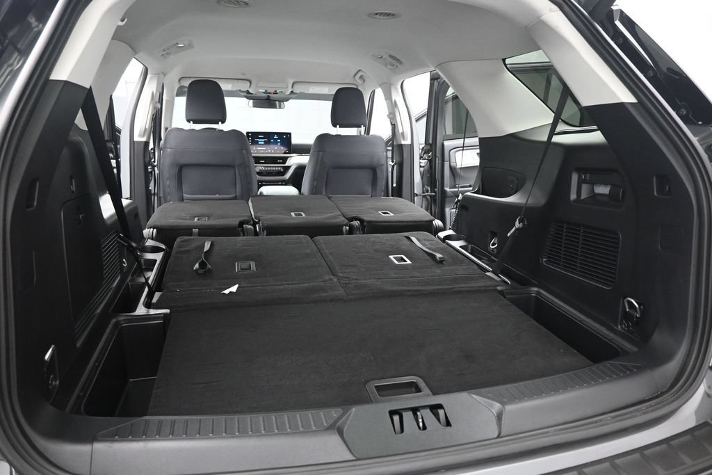 Certified 2025 Ford Explorer Active RWD image 24