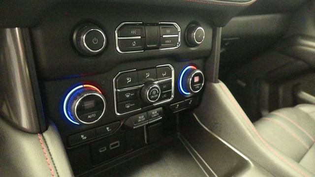Used 2022 Chevrolet Tahoe RST w/ Luxury Package AWD/4WD image 19
