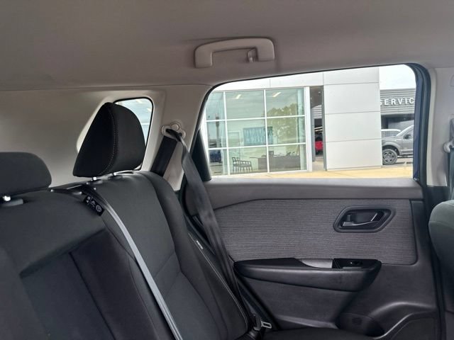 Used 2023 Nissan Rogue S FWD image 13