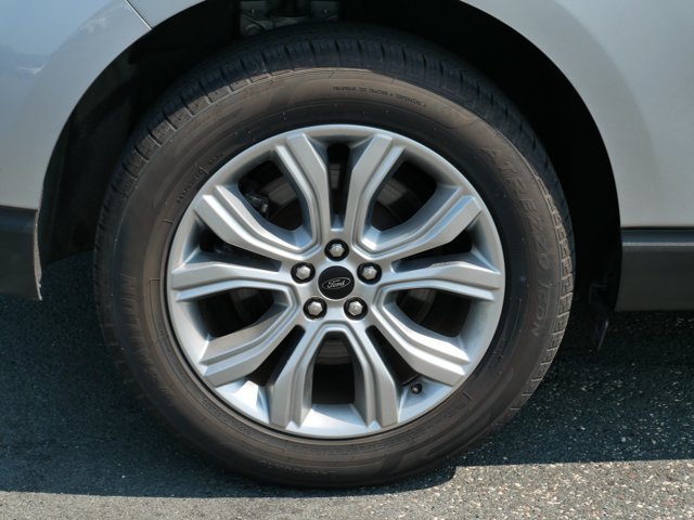 Certified 2024 Ford Edge Titanium AWD/4WD image 9