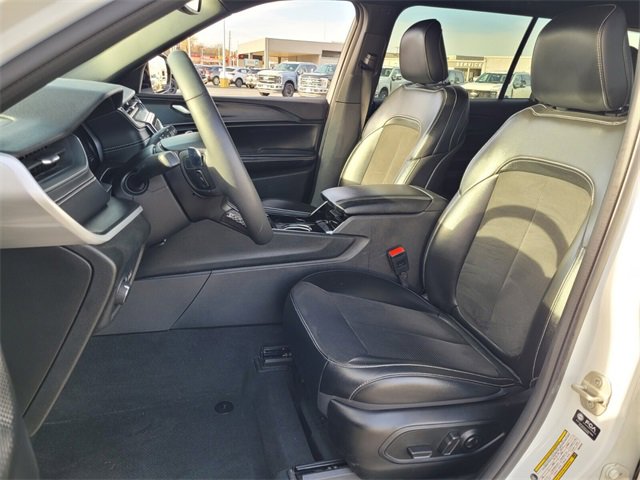 Used 2023 Jeep Grand Cherokee L Laredo image 8