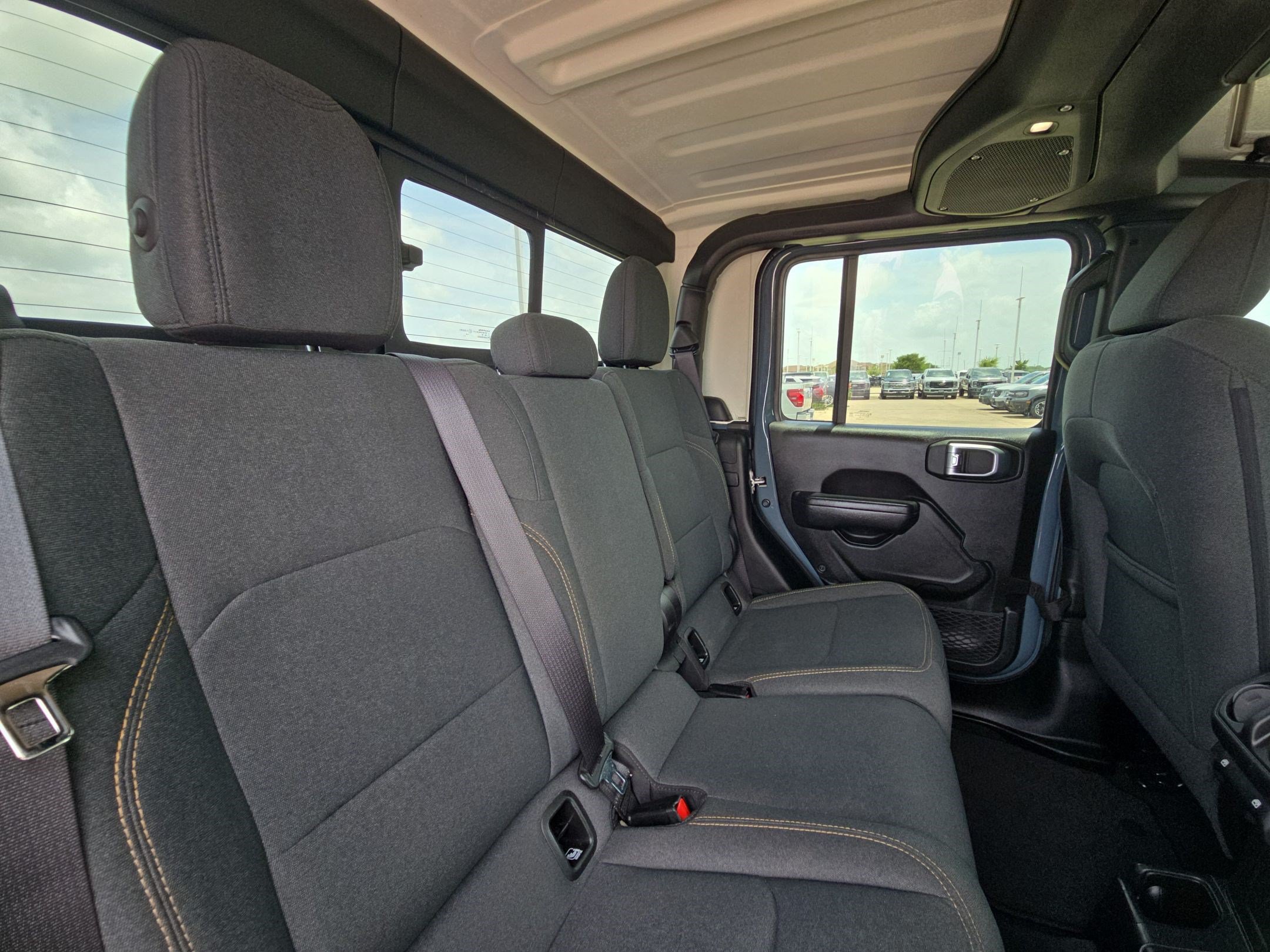 Used 2024 Jeep Gladiator Sport AWD/4WD image 29