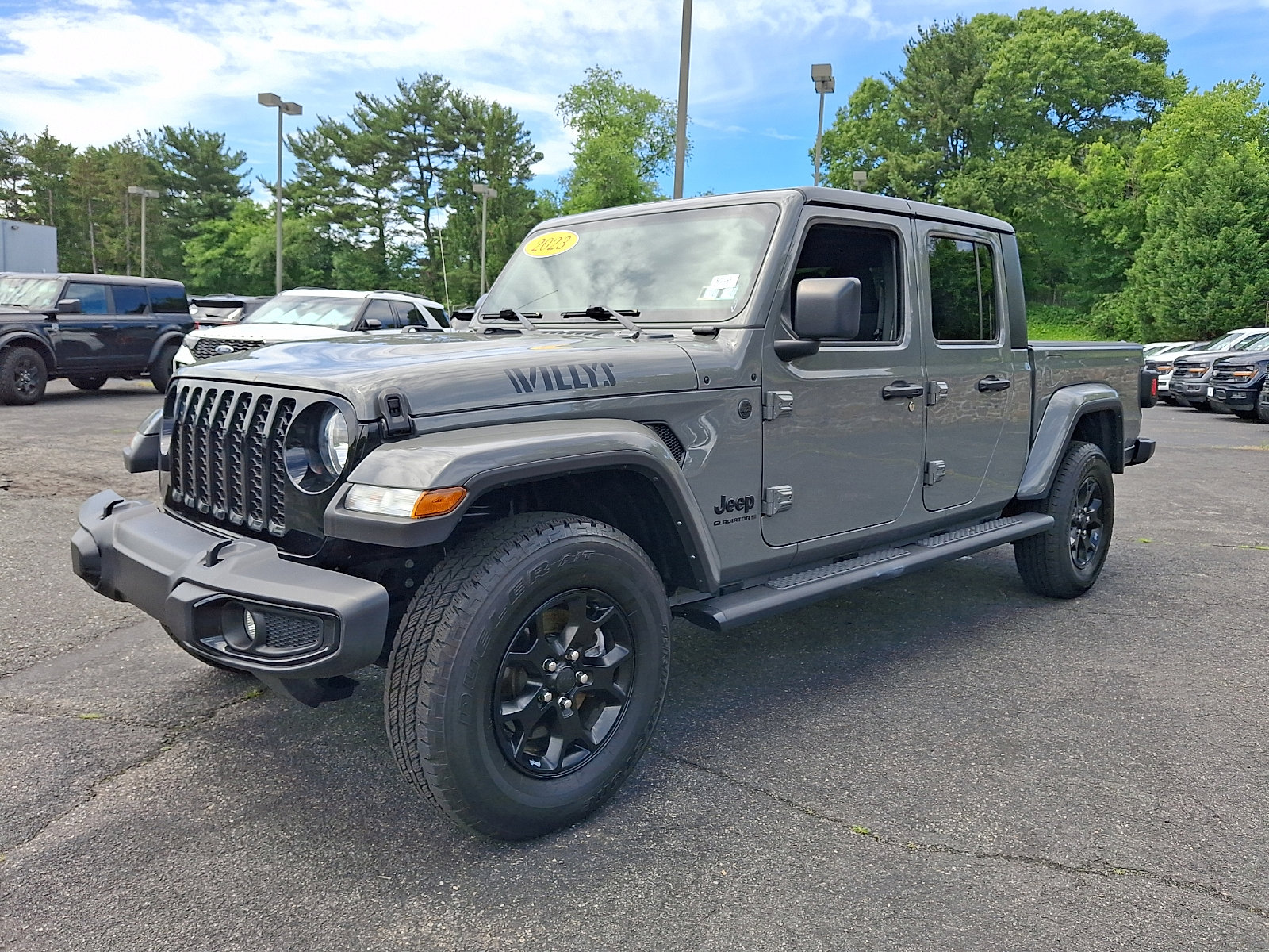 Used 2023 Jeep Gladiator Sport AWD/4WD image 3