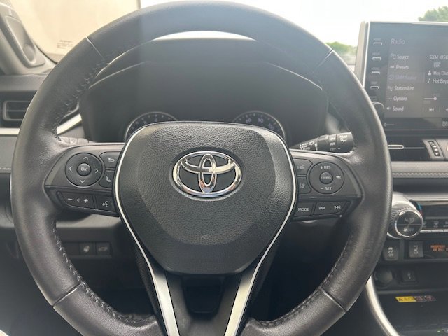 Used 2022 Toyota RAV4 XLE Premium FWD image 15