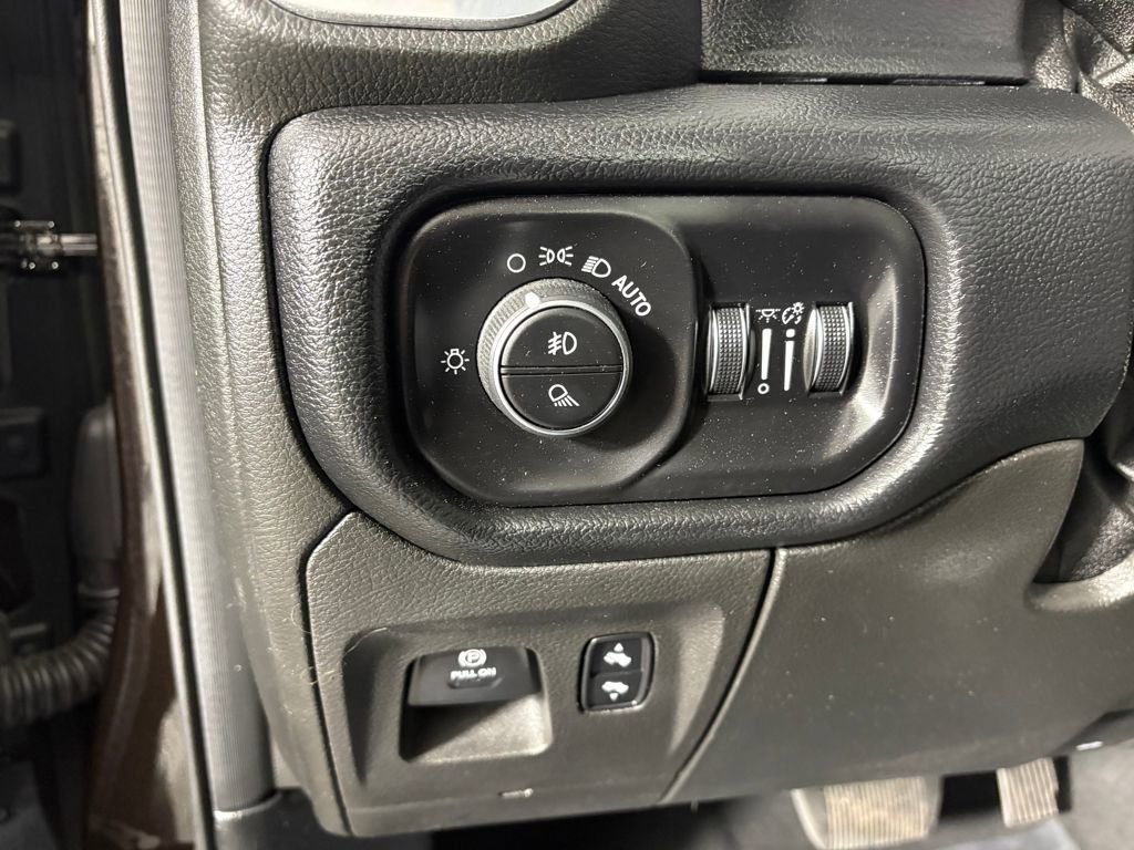Used 2019 RAM 1500 Laramie image 13