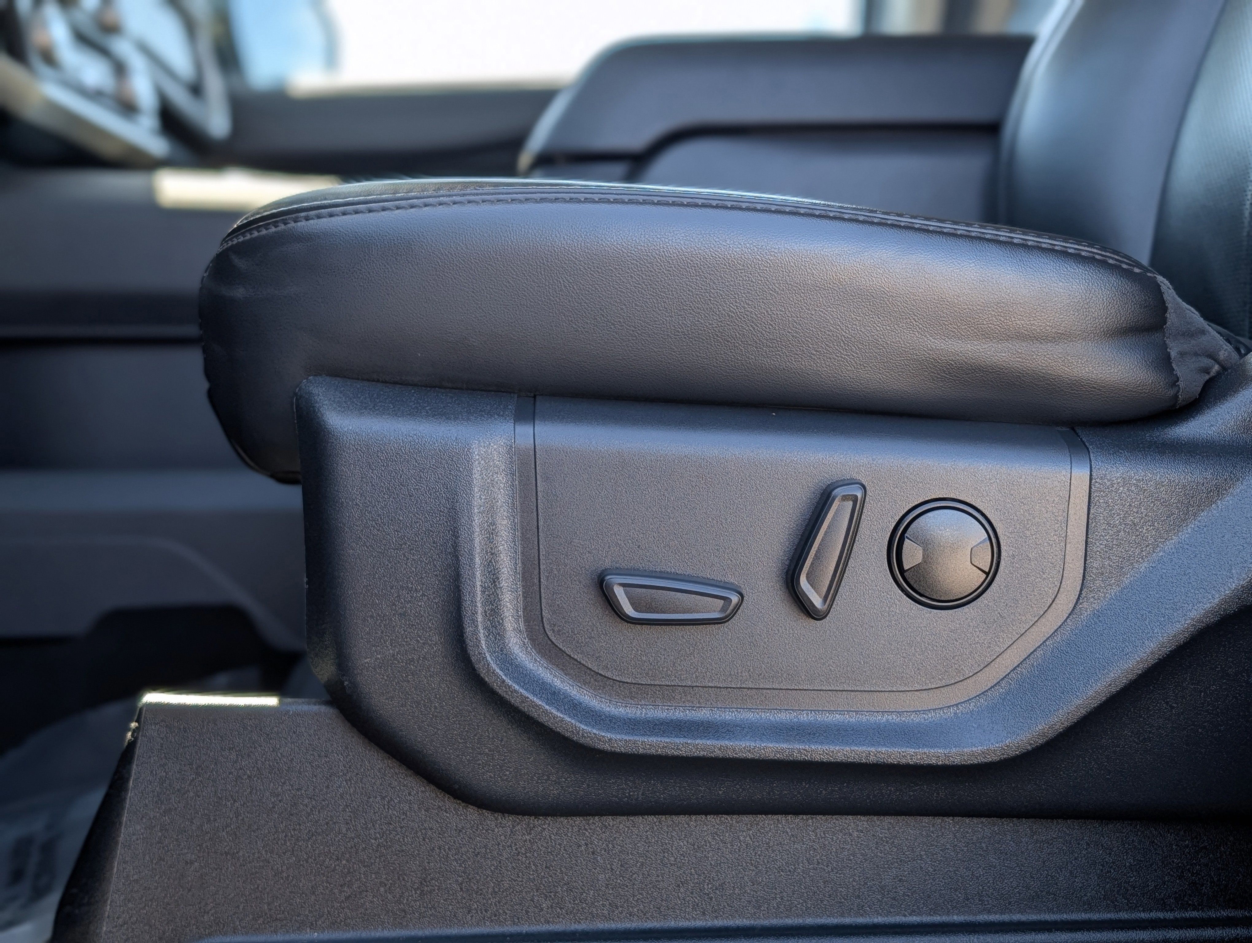 Certified 2024 Ford Expedition Max XLT image 22