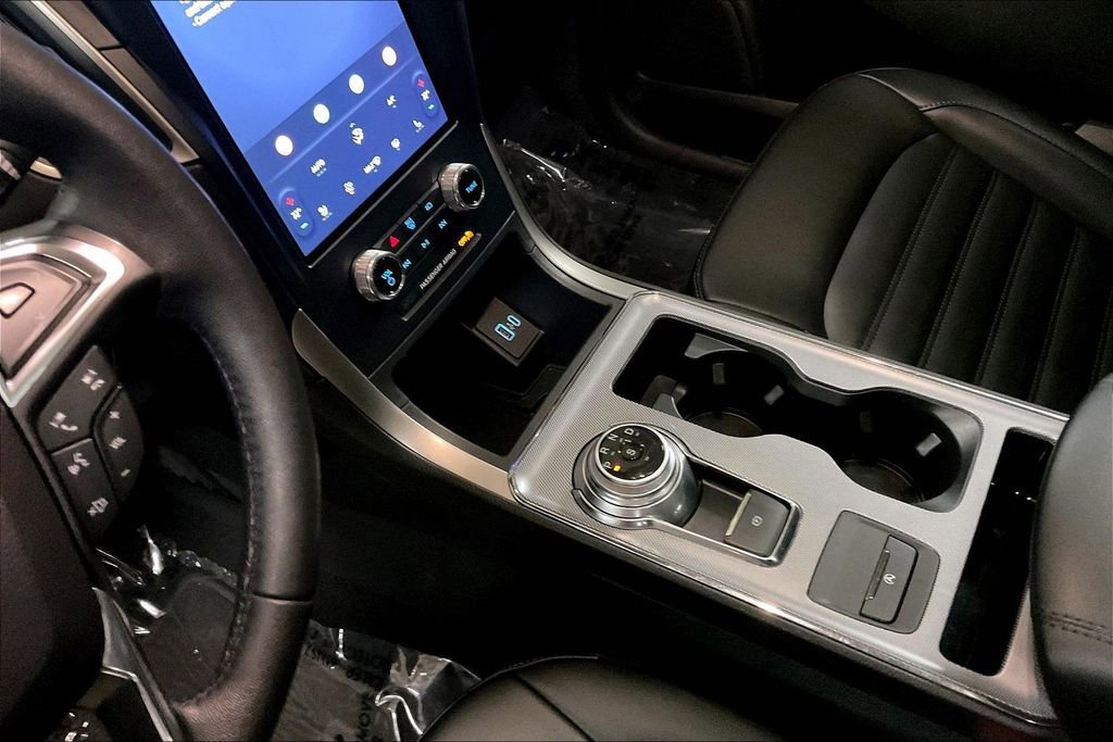 Certified 2021 Ford Edge SEL w/ Convenience Package image 16