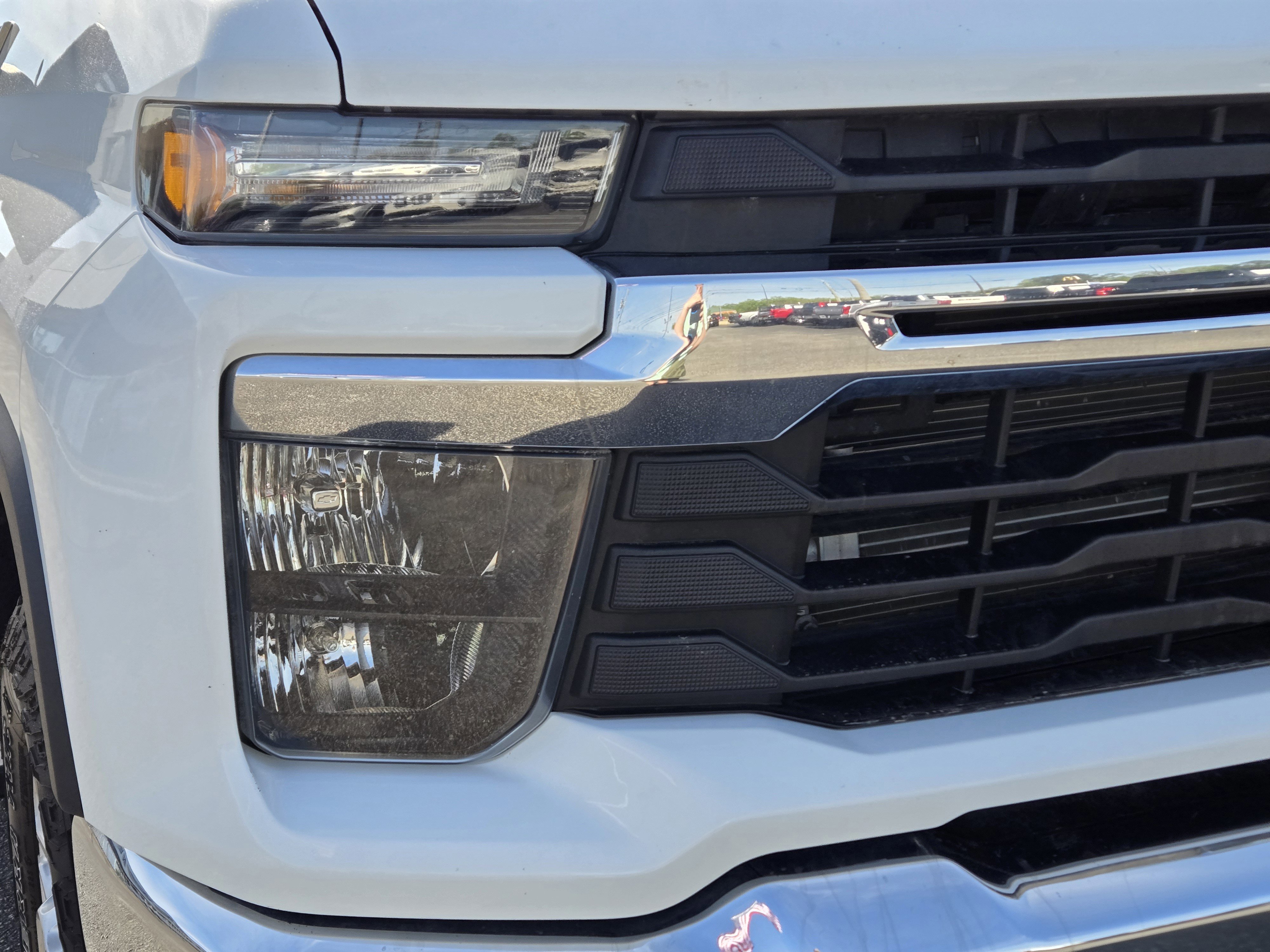 Used 2024 Chevrolet Silverado 2500 LT image 10