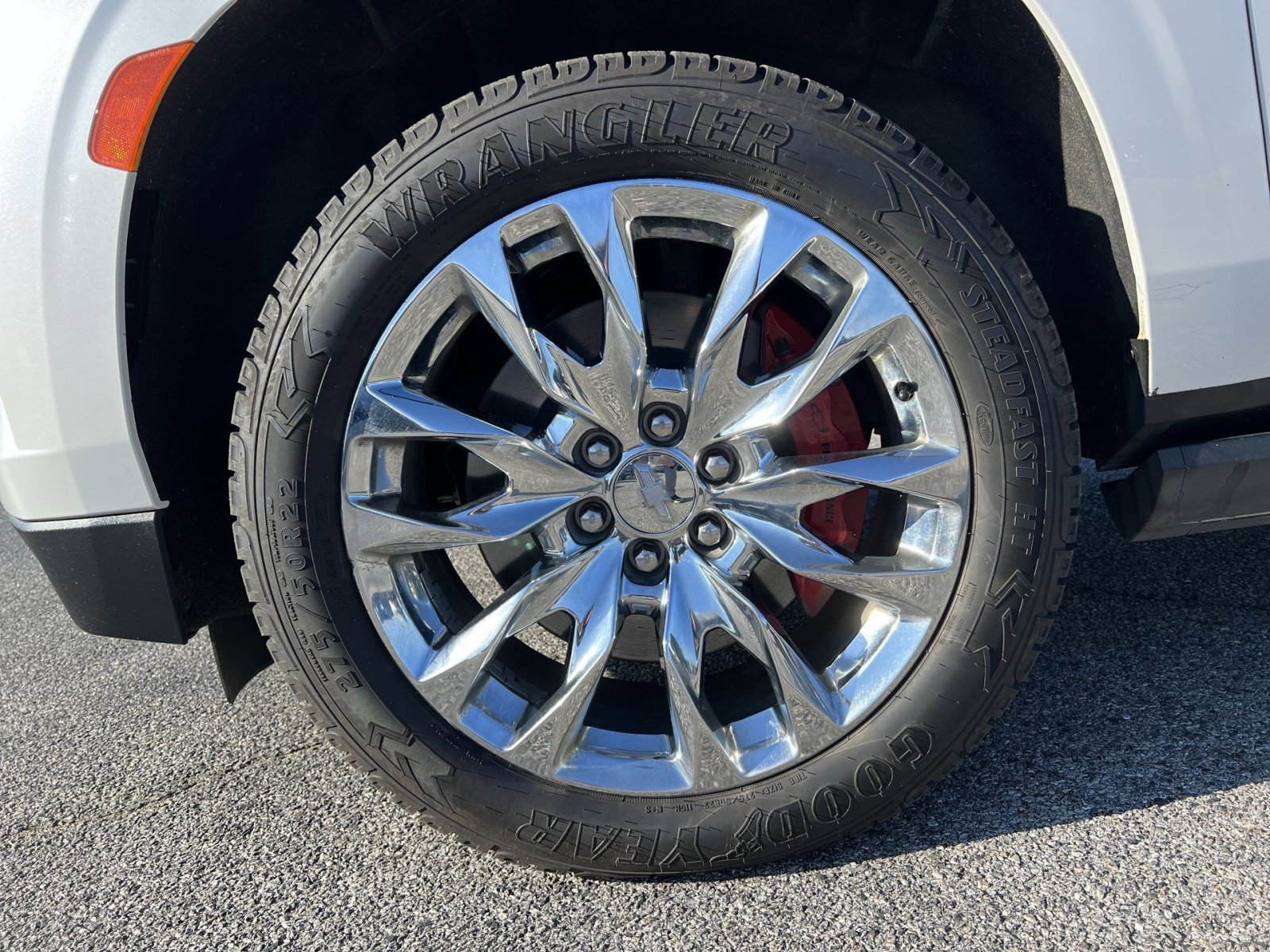 Used 2021 Chevrolet Suburban High Country w/ Premium Package image 12