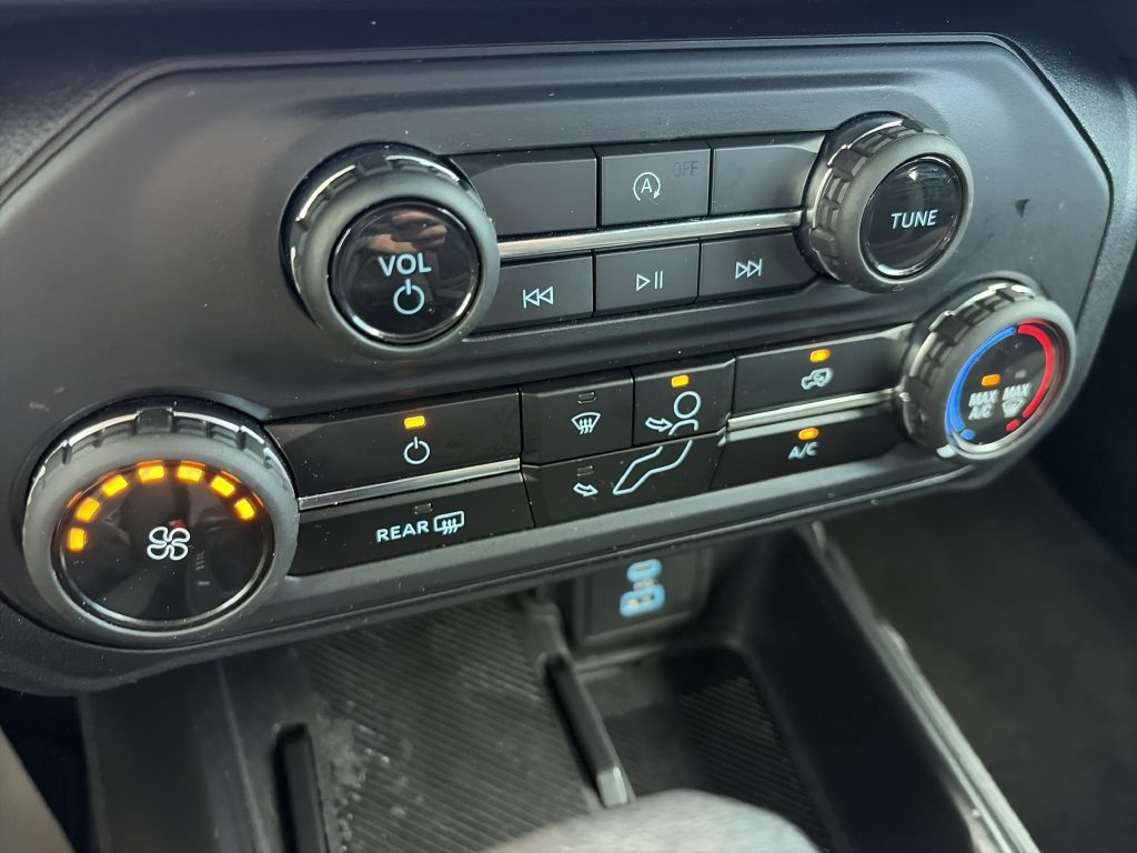 Certified 2025 Ford Bronco 4-Door AWD/4WD image 25