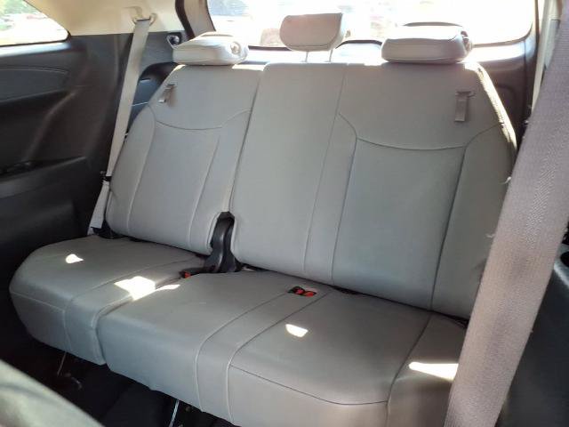 Used 2025 Toyota Sienna XLE FWD image 16