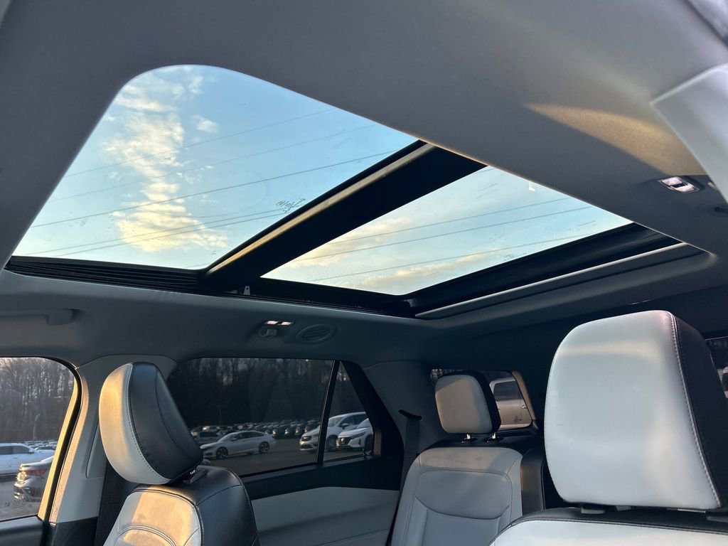 Certified 2021 Ford Explorer XLT w/ Equipment Group 202A image 25