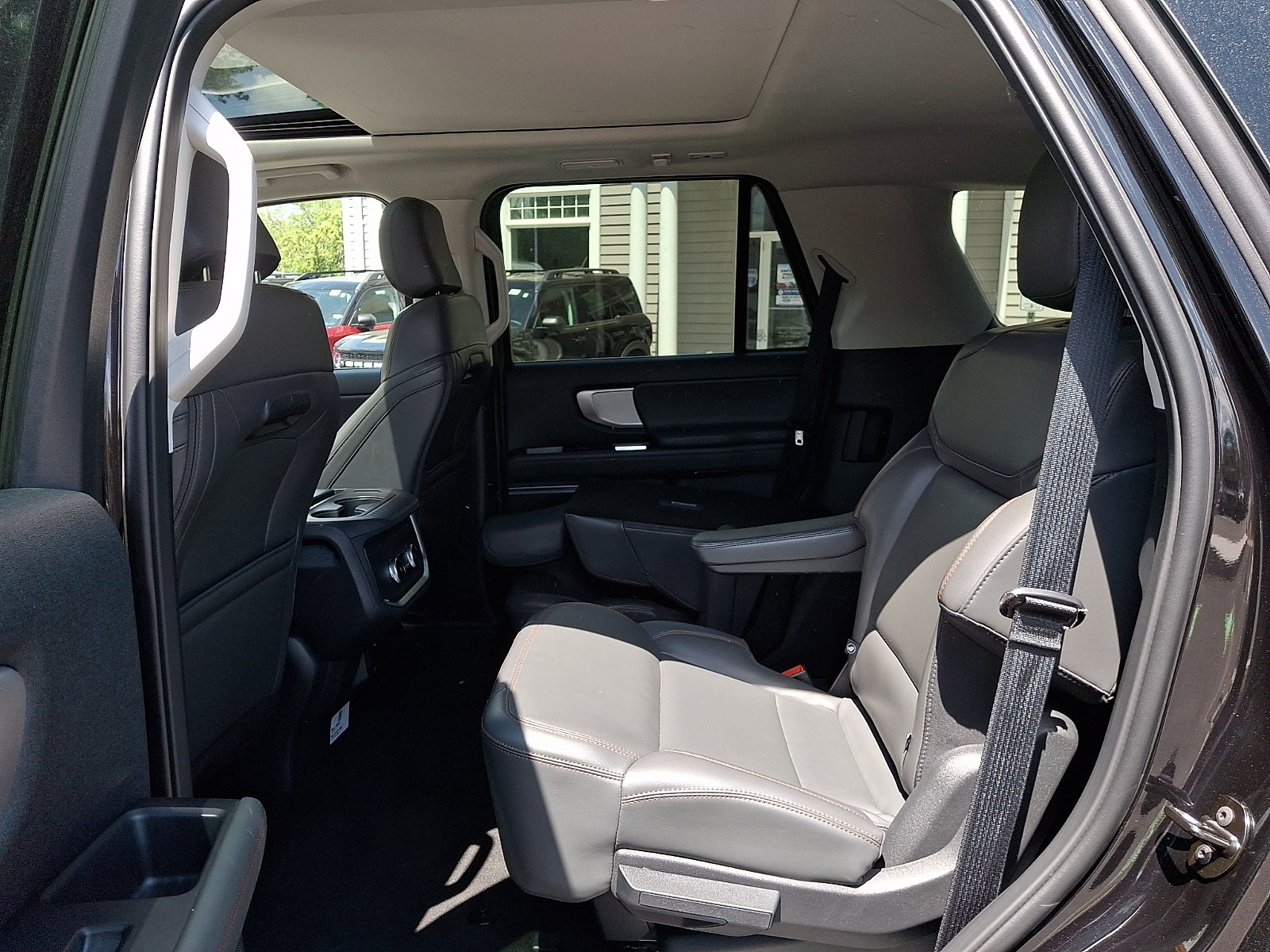 Certified 2025 Ford Expedition Active AWD/4WD image 11