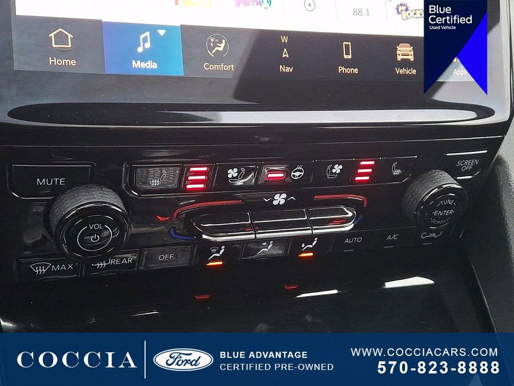 Used 2024 Jeep Grand Cherokee Overland w/ Trailer Tow Package image 16