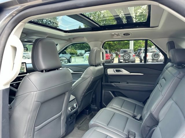 Certified 2025 Ford Explorer Active w/ Active Comfort Package AWD/4WD image 37