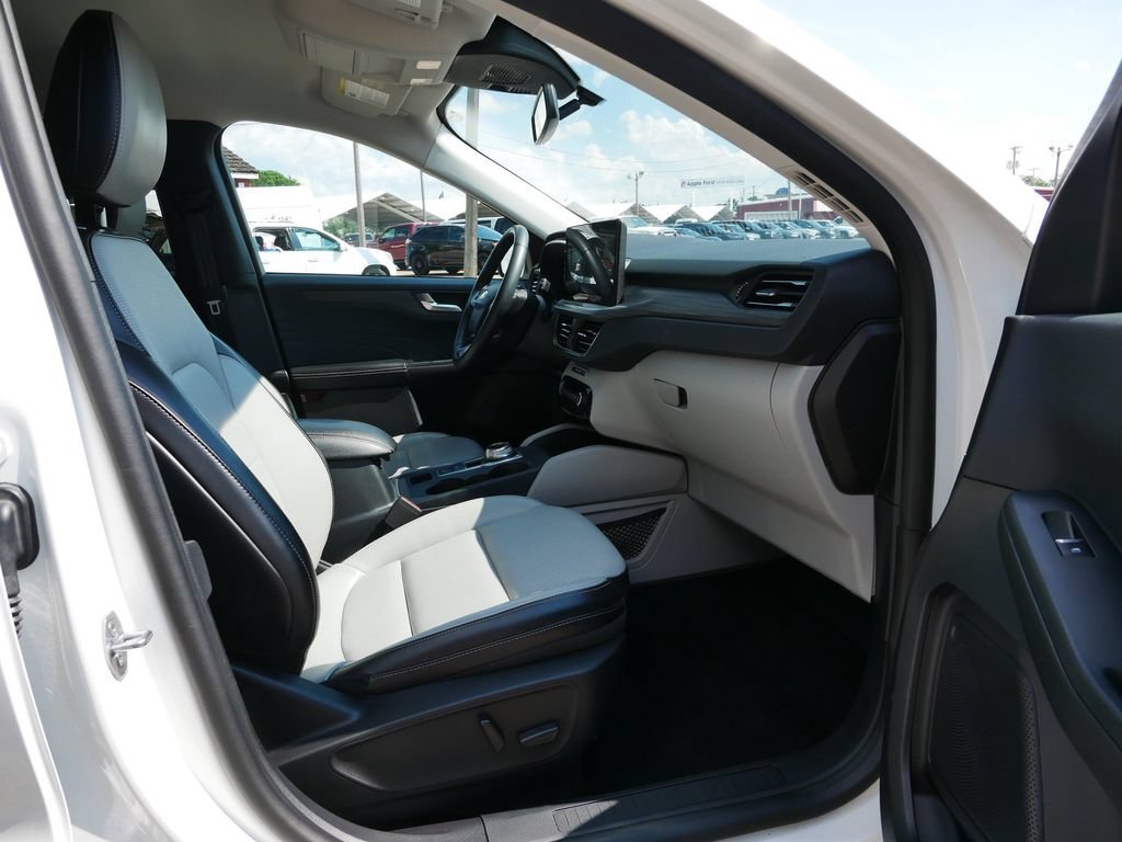 Certified 2023 Ford Escape Platinum AWD/4WD image 8