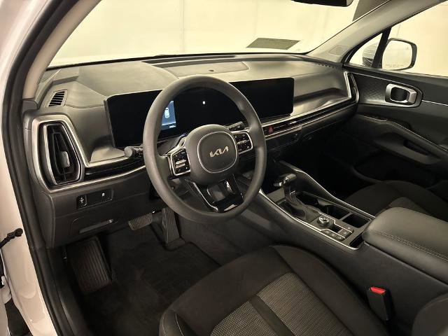Used 2024 Kia Sorento LX FWD image 6