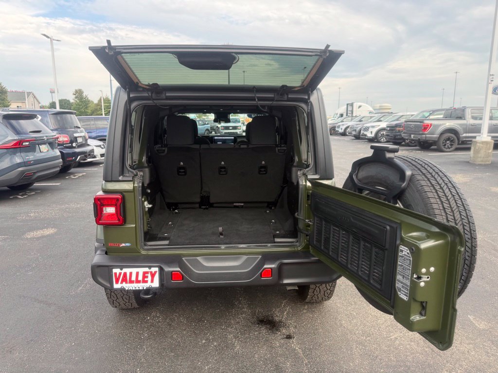 Used 2024 Jeep Wrangler Unlimited Sahara AWD/4WD image 51