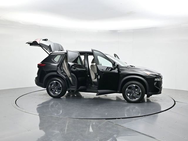 Used 2025 Nissan Rogue SV FWD image 50