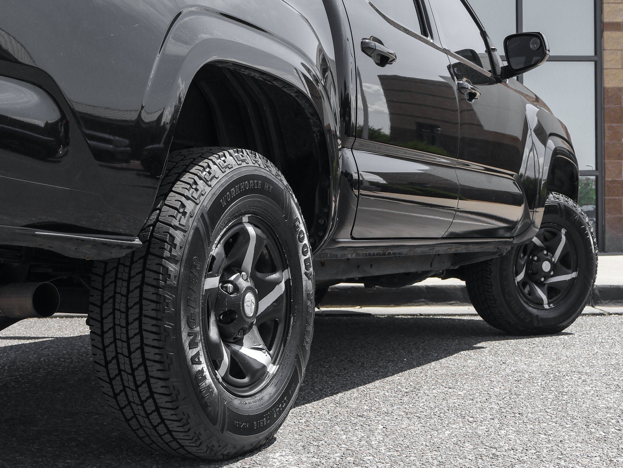 Used 2021 Toyota Tacoma SR AWD/4WD image 11