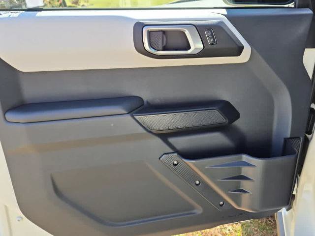 Certified 2026 Ford Bronco Outer Banks w/ Sasquatch Package AWD/4WD image 9