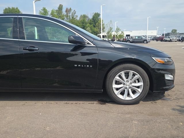 Used 2025 Chevrolet Malibu LT FWD image 4