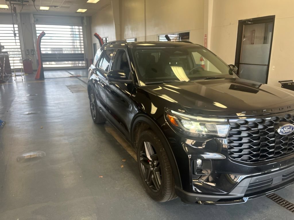 Certified 2025 Ford Explorer ST-Line w/ ST-Line Street Pack