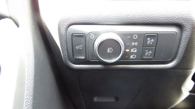 Certified 2022 Ford Explorer XLT w/ Equipment Group 202A image 25