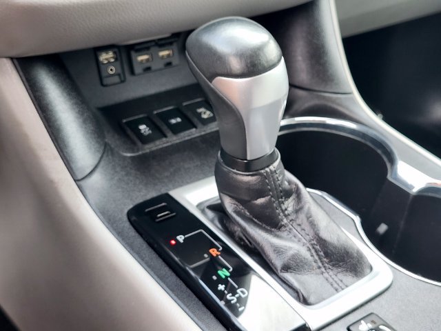 Used 2019 Toyota Highlander XLE AWD/4WD image 29
