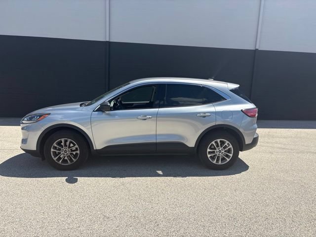 Certified 2022 Ford Escape SE w/ Convenience Package AWD/4WD image 2