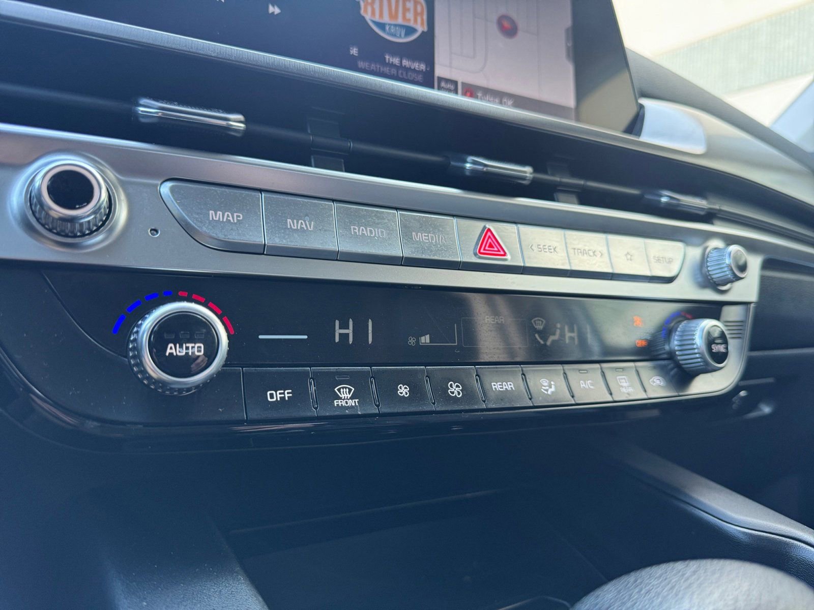 Used 2023 Kia Telluride LX image 24